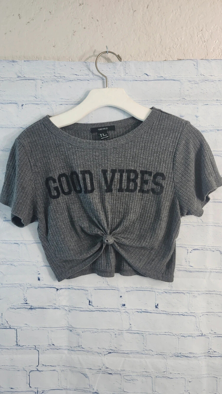 Forever 21 Grey Ribbed Good Vibes Knot Crop Top M